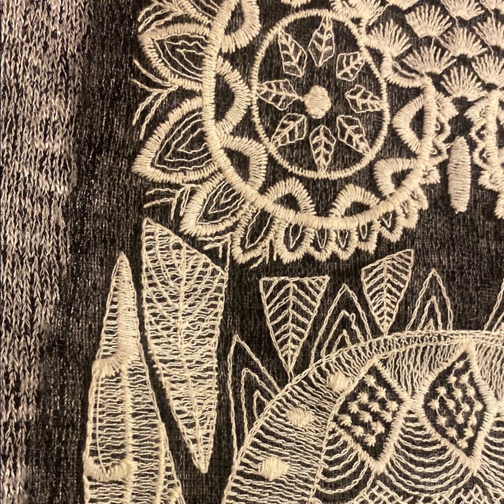 Gray Owl Graphic Tank Top - Picture 9 of 9